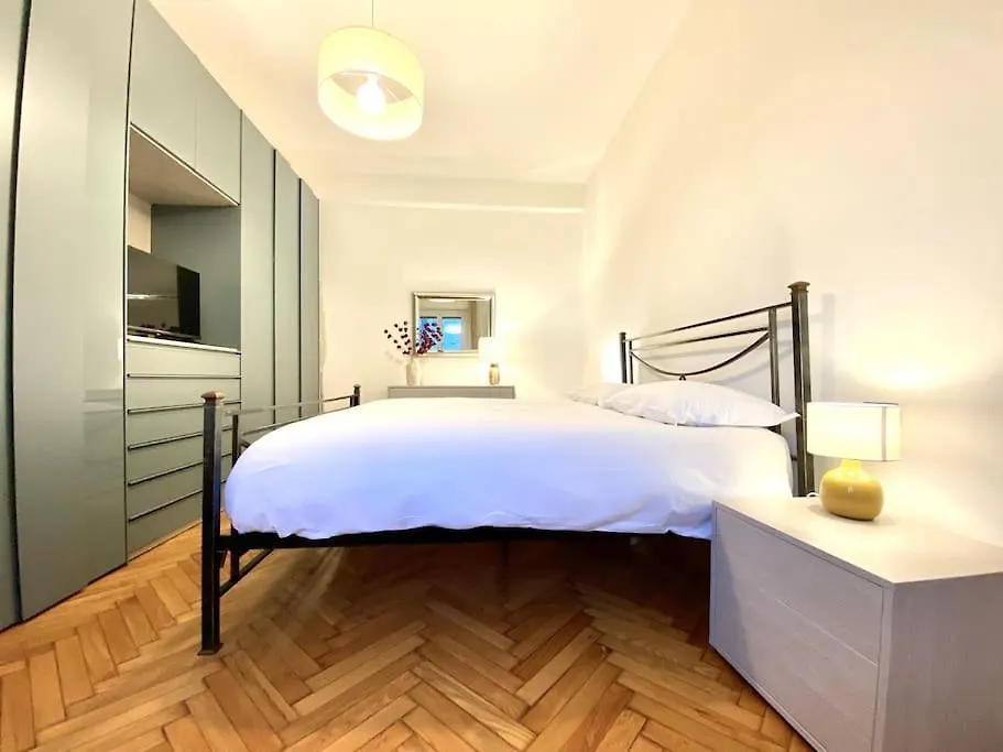 Apartment Casa Washington, Corso Vercelli, Citylife, Milano