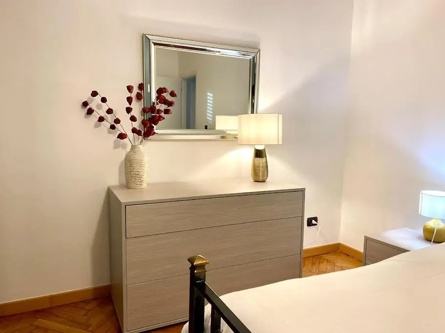 Apartment Casa Washington, Corso Vercelli, Citylife, Milano Italy